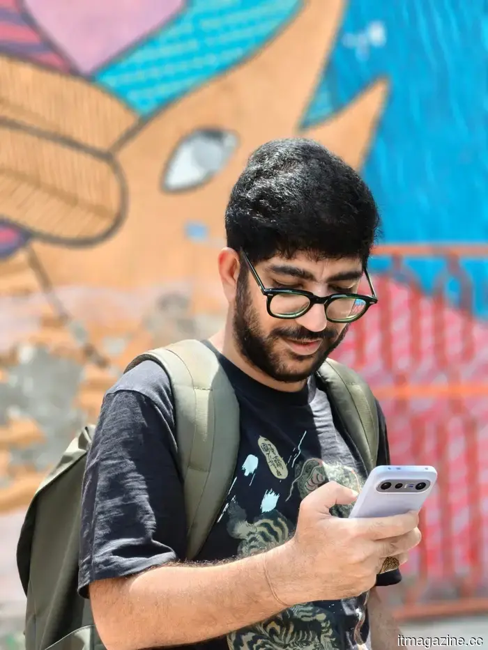 I took the Motorola Razr Fold out for street photography and was truly impressed by its performance.