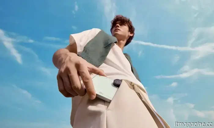 У крошечного телефона iKKO есть складывающаяся камера и клавиатура, чтобы удовлетворить вашу потребность в тактильных ощущениях.