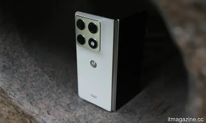 Motorola Razr Fold review: The unexpected foldable I didn't anticipate.
