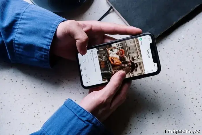 L'abitudine di scorrere sui social media è più dannosa di quanto pensi, soprattutto per gli adolescenti.
