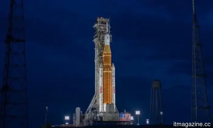 Они в пути! NASA запускает людей на Луну в первый раз за 53 года