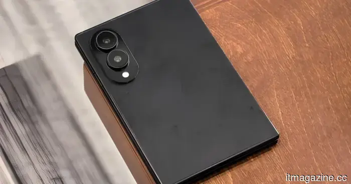 El Galaxy Z Fold 8 podría ser suave en colores, y el minimalista que hay en mí está realmente emocionado.