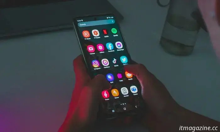 I tuoi aggiornamenti per Android e iPhone potrebbero essere soggetti a nuovi controlli di sicurezza in India.