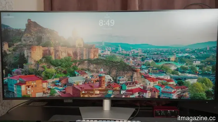Review of the Dell UltraSharp 52 Thunderbolt Hub Monitor: A complete workstation within one display.