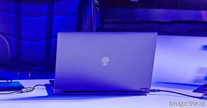 Я не думал, что бюджетный Alienware 15 будет работать. Я ошибался.