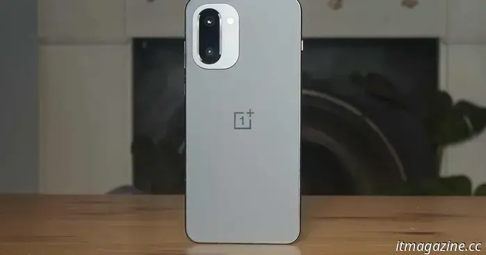Не рассчитывайте на ещё один компактный телефон от OnePlus в ближайшее время.