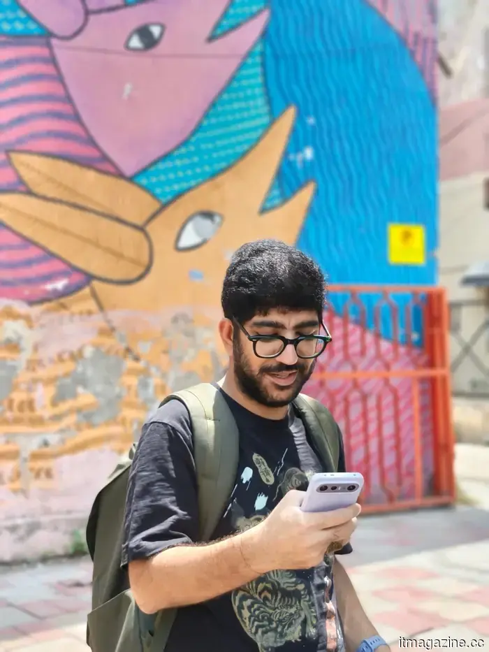 I took the Motorola Razr Fold out for street photography and was truly impressed by its performance.