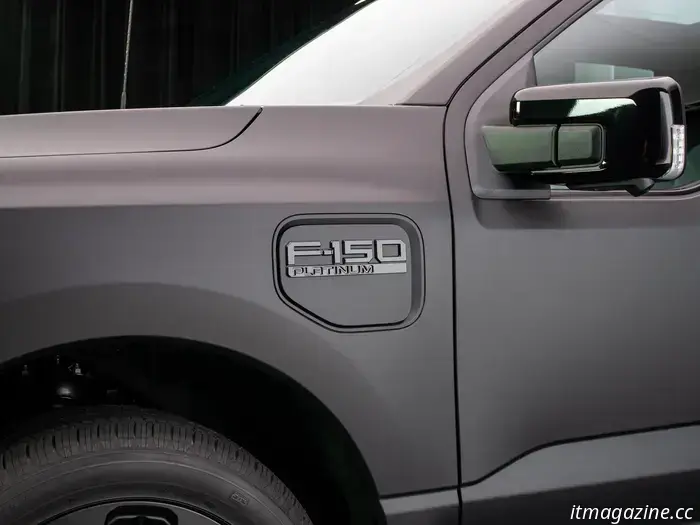 Предстоящий F-150 Lightning от Ford по-прежнему будет электрическим, но вам понадобится бензин, чтобы проехать дальше.