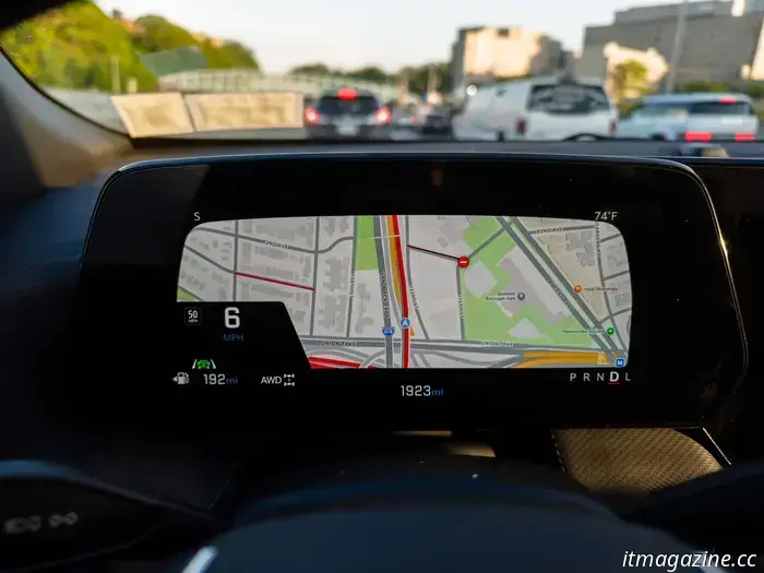 My next vehicle needs to include the Carplay and Android Auto feature; here’s the reason.