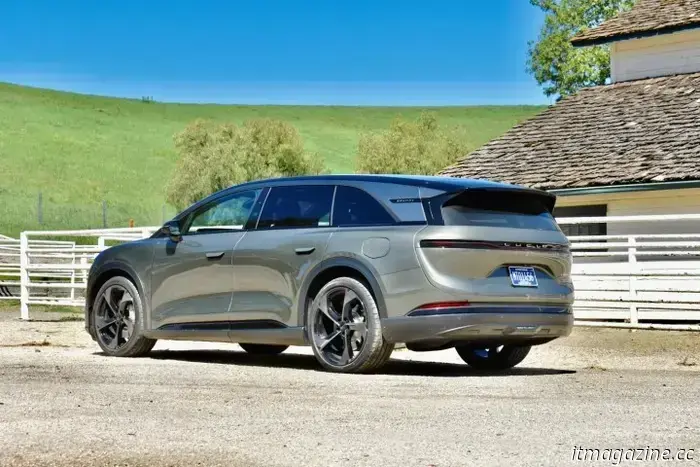 Lucid Gravity propels electric SUVs into a new realm.