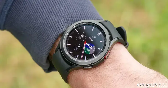 Samsung has paused the update for the Galaxy Watch 4 following user complaints about battery drain and malfunctioning sensors.