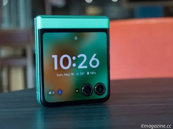 Motorola Razr 2025 Review: While it may not be an Ultra, it's still impressive.