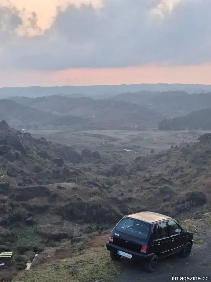 Samsung Galaxy S26 Review: This small flagship seems to be playing it too safe.