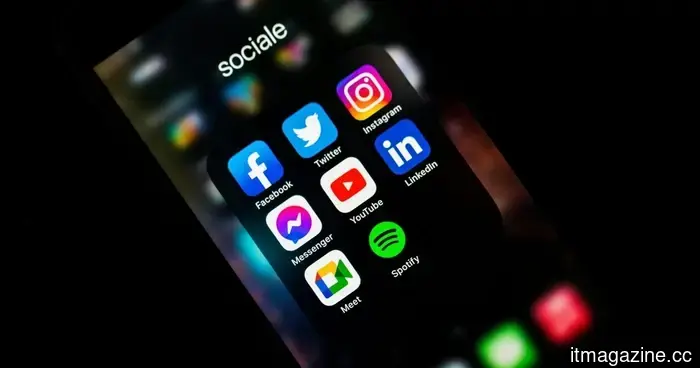 I compagni sui social media non ti fanno necessariamente sentire meno solo, scopre una ricerca
