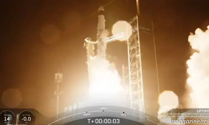 Guarda la nave spaziale di SpaceX in viaggio per il 9 ° volo di prova