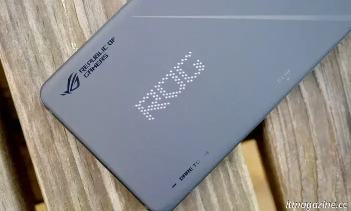 Asus has launched a phone that bears the Samsung name.