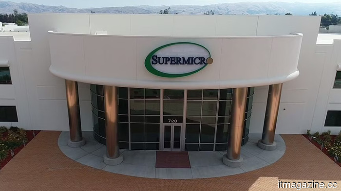 Supermicro planea recaudar $7 mil millones para cumplir con órdenes de servidores de IA por $39 mil millones.