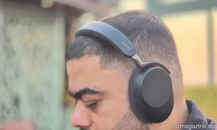 L'app LibrePods, che consente agli AirPods di funzionare bene con i telefoni Android, finalmente risolve il suo problema più grande.