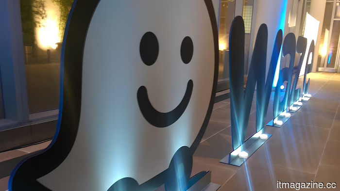 Google's major Waze AI update features a button that silences the app.