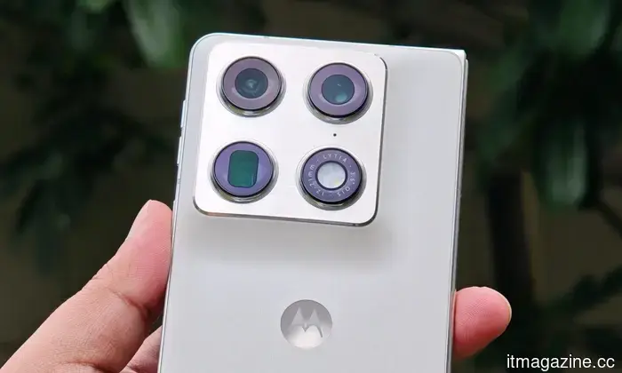 Motorola Razr Fold review: The unexpected foldable I didn't anticipate.