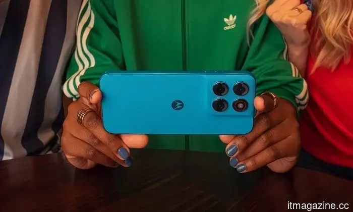 Moto G87 предлагает большую камеру, яркий экран и редкий прочный телефон по доступной цене.