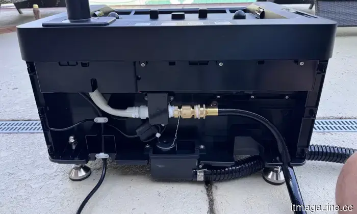 Revisión de Beatbot AquaSense X: El limpiador de piscinas para aquellos que quieren ser mimados