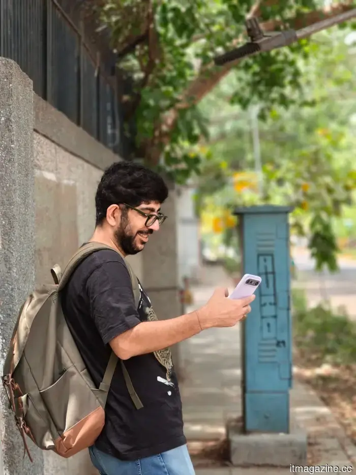 I took the Motorola Razr Fold out for street photography and was truly impressed by its performance.