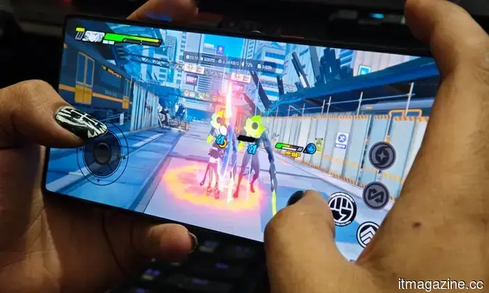 I attempted to convert the Red Magic 11S Pro into a handheld gaming device, and it functioned remarkably well.