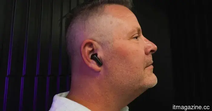 Viaim RecDot Review: These AI earbuds have excellent sound quality and can also take notes for you.