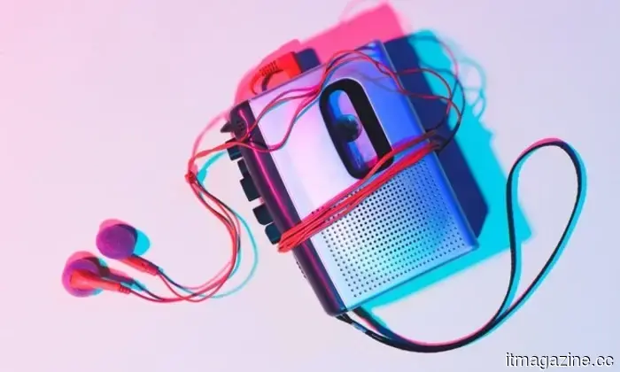 Fitbit's newest update transforms your app into a chat-based personal trainer.