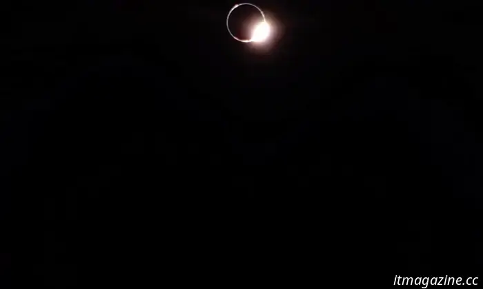 Increíble video del eclipse solar visto desde la luna muestra la superficie lunar empapada de rojo