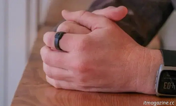 Digital Trends может получить комиссию, если вы что-то купите по ссылкам на нашем сайте. Почему нам можно доверять?

Создавайте персонализированные циферблаты с вашим аватаром багдроида.

Google

Новое приложение Androidify от Google только что перекочевало на Wear OS, и теперь вы можете использовать его для создания кастомных циферблатов для своих умных часов. Запущенное в начале этого года перезапущенное приложение использует Gemini и Imagen от Google, чтобы превращать ваши фотографии в персонализированные аватары багдроида. Теперь, с последним обновлением, вы можете отображать этих кастомных Android-ботов у себя на запястье.

До настоящего времени приложение Androidify позволяло использовать ваши кастомные боты как обои, аватары в социальных сетях или стикеры. Теперь оно также позволяет перенести этих ботов с телефона на ваши часы Wear OS в виде персонализированного циферблата.

Настройка этих циферблатов довольно проста. Google объясняет, что как только вы создадите бота с помощью селфи или текстового запроса, приложение Androidify теперь предлагает опцию отправить его на ваши часы. Вы можете выбрать один из нескольких шаблонов циферблатов, и приложение сгенерирует версию с вашим ботом и автоматически отправит её прямо на ваши умные часы.

Работает на базе Watch Face Push API

В отдельном сообщении Google раскрыла, что приложение Androidify использует новый Watch Face Push API для этой функции. Сообщение подробно описывает, как приложение создает, упаковывает, устанавливает и применяет циферблаты. Оно также призывает разработчиков использовать этот новый API для улучшения своих приложений с циферблатами и предоставления пользователям более бесшовного опыта.

Вы можете опробовать кастомные циферблаты на своих умных часах, скачав последнюю версию приложения Androidify из Google Play. Похоже, функция циферблатов на данный момент ограничена часами на Wear OS 6, но Google может позднее расширить поддержку на устройства с более старой версией платформы.

Праноб — опытный технологический журналист с более чем восьмилетним стажем освещения потребительских технологий. Его работы были…

Этот умный носимый гаджет хочет помочь вам сохранять концентрацию, и он также может помочь при СДВГ

Это носимое устройство для осознанности помогает вам заново наладить связь с повседневной жизнью

Исследователи из Стэнфорда создали интересное новое носимое устройство, предназначенное помочь вам оставаться в настоящем моменте — без необходимости просматривать медитацию или смотреть на экран. Вместо этого устройство усиливает крошечные, часто игнорируемые звуки вашей повседневной жизни: трение рук, шелест ткани или скрип маркера на доске.
Настройка удивительно проста. Устройство использует две наручные ленты со встроенными микрофонами, которые улавливают звуки, издаваемые вашими руками при взаимодействии с миром. Затем оно усиливает эти звуки и в реальном времени передает их в ваши наушники. Идея не в том, чтобы перенести вас в виртуальную реальность, а в том, чтобы сделать физическую реальность вокруг вас более четкой и непосредственной.

Читать далее

Новый умный кольцо Pebble помогает фиксировать идеи, а не показатели активности

Index 01 ставит целью переопределить, чем должно быть умное кольцо.

История возвращения Pebble только что приняла неожиданный оборот. После выпуска двух новых смарт-часов в начале этого года компания сегодня представила новое носимое устройство, которое переосмысливает, что такое умное кольцо. В отличие от Galaxy Ring от Samsung или умных колец от Oura, Pebble Index 01 не предназначено для отслеживания здоровья и фитнеса. Его единственная цель — помогать пользователям фиксировать идеи или помнить вещи.
Index 01 по сути представляет собой устройство, созданное для того, чтобы делать голосовые заметки максимально простыми. Это кольцо из нержавеющей стали с боковой кнопкой и встроенным микрофоном, которое позволяет быстро записывать идеи, устанавливать напоминания, запускать таймер или создавать событие в календаре. В нем есть встроенная память для сохранения записей, которые автоматически синхронизируются с сопутствующим приложением Pebble при подключении к телефону.

Читать далее

Новые MR-очки Meta не появятся до 2027 года, так что пока продолжайте щуриться на жизнь

Очередные MR-очки Meta следующего поколения были отложены до 2027 года, пока компания дорабатывает аппаратное видение

Плохие новости для тех, кто ждет ответа Meta на Apple Vision Pro. Компания официально притормозила работу над следующими очками смешанной реальности — с кодовым названием Phoenix — перенесла запуск с конца 2026 года на первую половину 2027 года.
Внутренние записки описывают Phoenix как самое прямое конкурентное устройство Meta по отношению к гарнитуре Apple. Но, похоже, руководство Reality Labs решило, что им нужно больше времени, чтобы всё сделать правильно, вместо того чтобы выпускать сырую версию продукта.

Читать далее