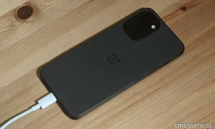 OnePlus 15R review: while it's not extravagant, it stands out as the top phone I've ever evaluated in one important aspect.