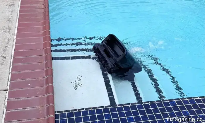 Beatbot Sora 70 Review: The Wireless 4-in-1 Robot That Effectively Cleans Your Tanning Ledge