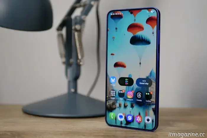 Samsung porta finalmente una buona app di personalizzazione del blocco agli utenti Galaxy di tutto il mondo