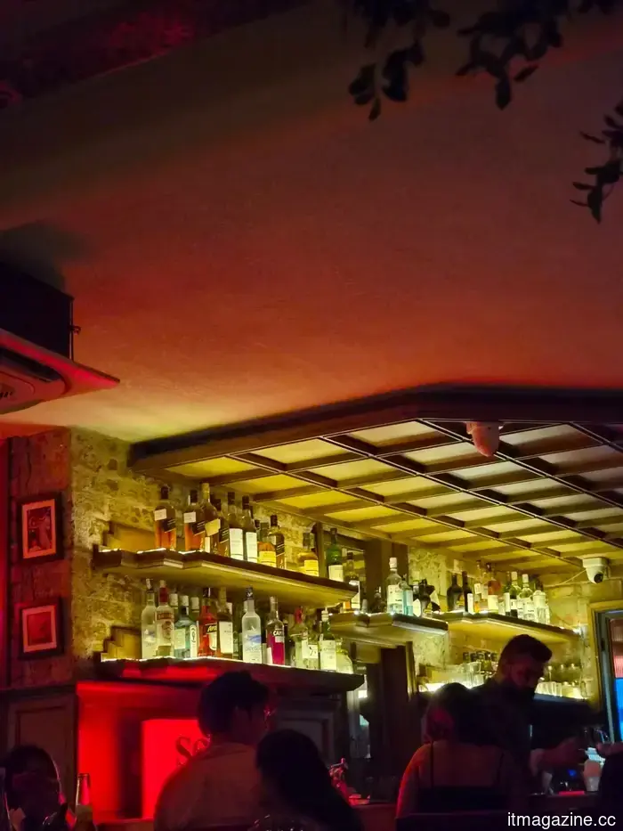 Samsung Galaxy S26 Review: This small flagship seems to be playing it a bit too safe.