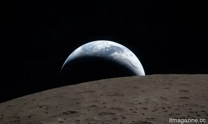 Impresionantes imágenes en primer plano muestran el cohete lunar de la NASA rugiendo hacia el espacio.