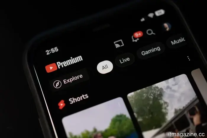Dopo l'aumento dei prezzi, YouTube Premium ora costa la metà se paghi per Google One.