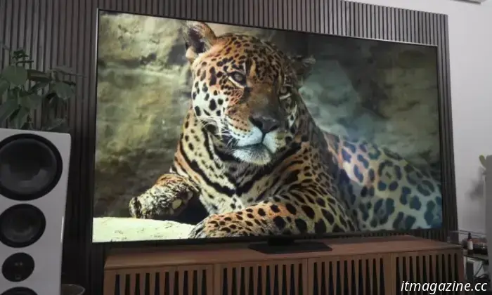 Este televisor Samsung QLED de 85 pulgadas con un descuento de 2.250 dólares es perfecto para la Super Bowl LIX