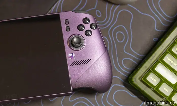 Intel might be developing an affordable Panther Lake processor for gaming handheld devices.
