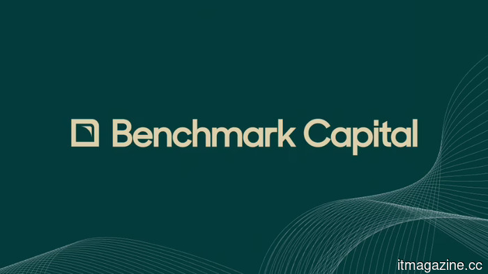 Benchmark infrange la propria regola con un aumento di $2 miliardi e un primo fondo di crescita