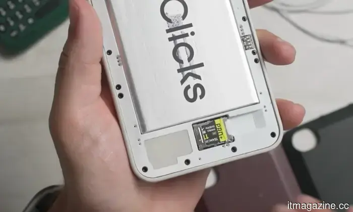 El Clicks Communicator acaba de mostrar su software, y en realidad parece prometedor.
