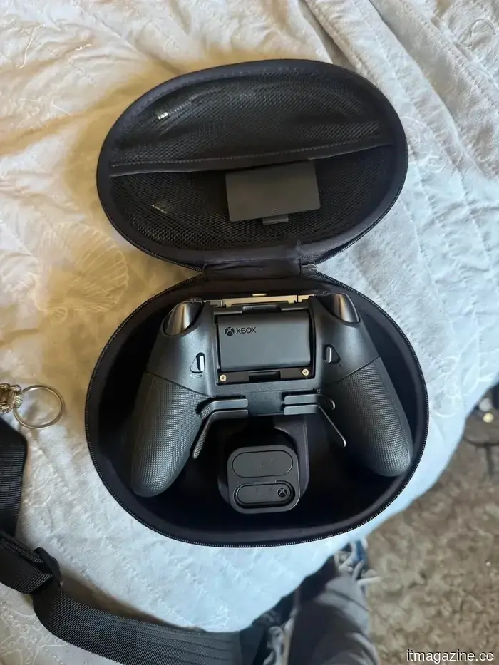 Qualcuno ha pagato $200 per un controller Xbox misterioso e potrebbe aver ricevuto l'Elite Series 3.