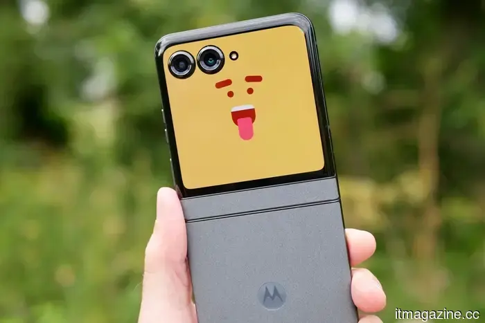 Motorola has now launched the Android 17 beta for additional Razr and Edge smartphones.