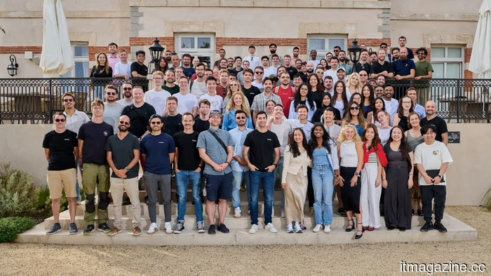 Primer ottiene 100 milioni di dollari in un round di finanziamento di Serie C per alimentare l'espansione negli Stati Uniti e i pagamenti autonomi con intelligenza artificiale.