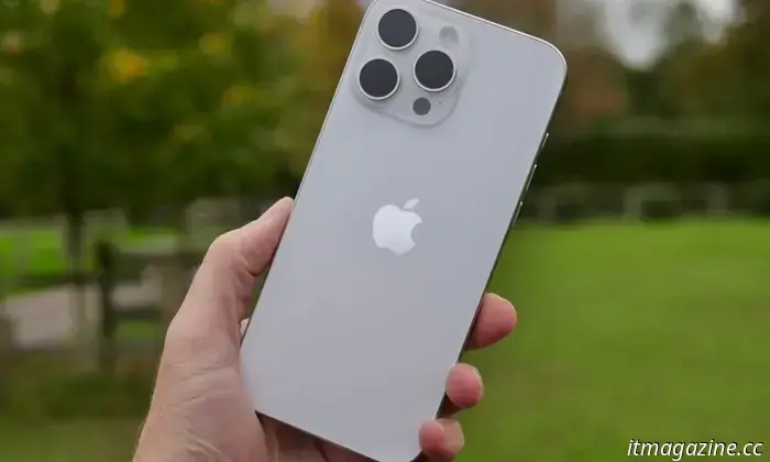 Prezzi iPhone sotto pressione, Trump minaccia dazi del 104% sulla Cina