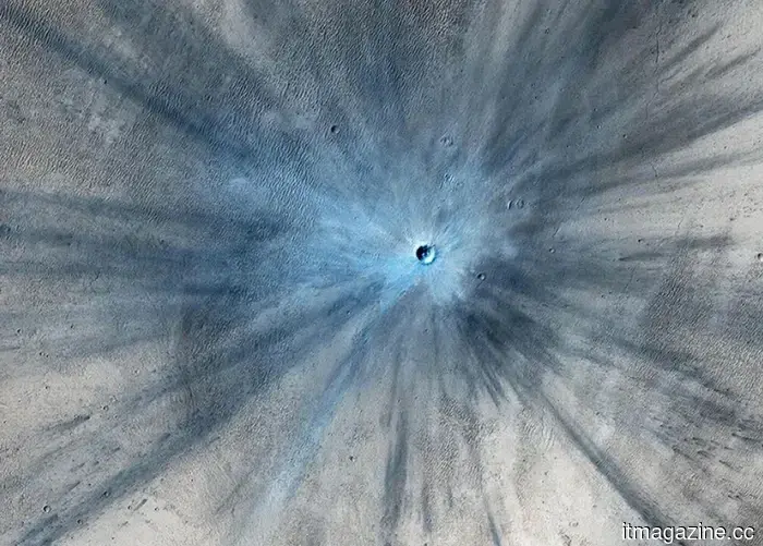 NASA comparte impresionantes imágenes de Marte en el 20 aniversario del orbitador