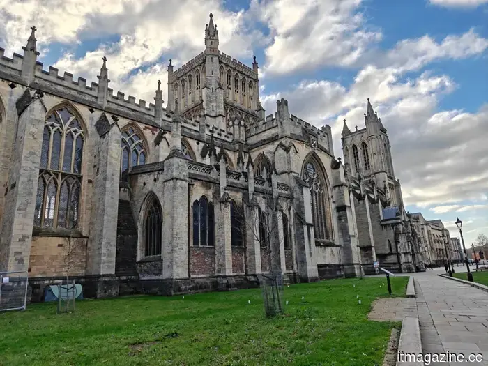 OnePlus 15R review: while it's not extravagant, it stands out as the top phone I've ever evaluated in one important aspect.