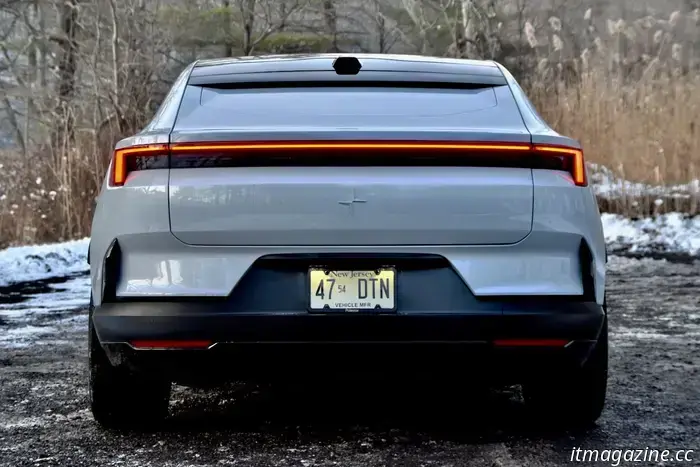 El Polestar 4 se atreve a ser diferente, pero no lo suficiente.